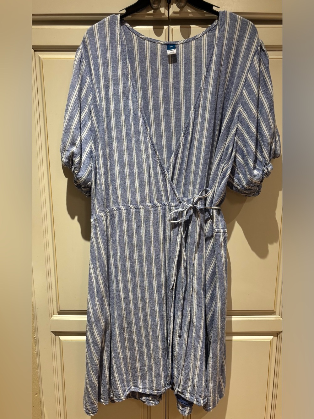 Old Navy wrap dress Size XXL light blue white railroad stripe